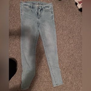 American Eagle Light wash skinny Jean